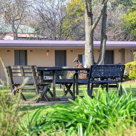 Hamilton Hume Motor Inn Yass Esterno foto