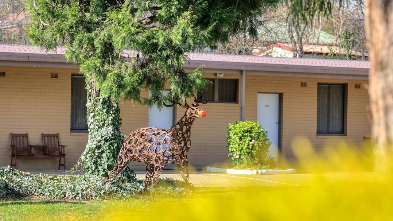 Hamilton Hume Motor Inn Yass Esterno foto