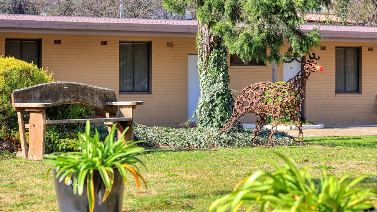 Hamilton Hume Motor Inn Yass Esterno foto