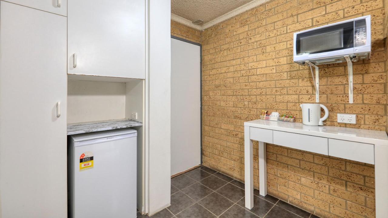 Hamilton Hume Motor Inn Yass Esterno foto