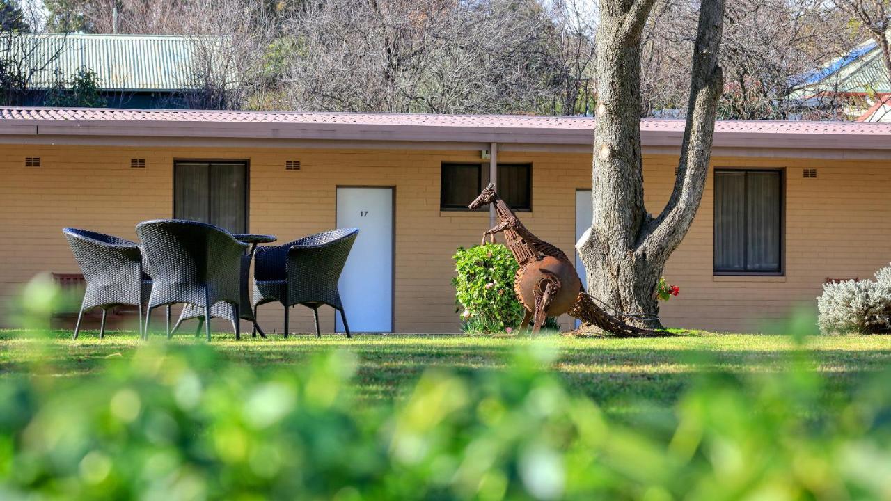 Hamilton Hume Motor Inn Yass Esterno foto